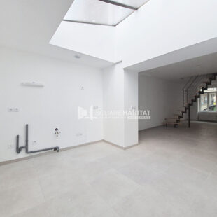 MAISON REFAITE A NEUF 4 CHAMBRES ET EXTERIEUR