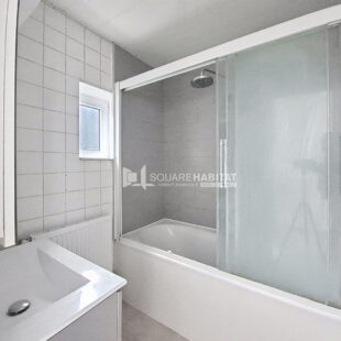 MAISON REFAITE A NEUF 4 CHAMBRES ET EXTERIEUR