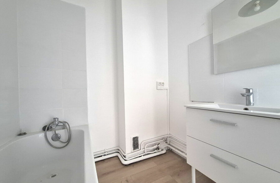 Lille Centre T3 70m² rénové – 2 ch – métro/gares – prêt à s’installer