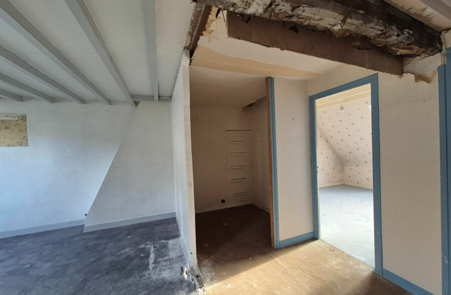 VIEUX LILLE – PLATEAU BRUT EN DUPLEX DE 66 M² LOI CARREZ (95M² AU SOL) – A AMENAGER