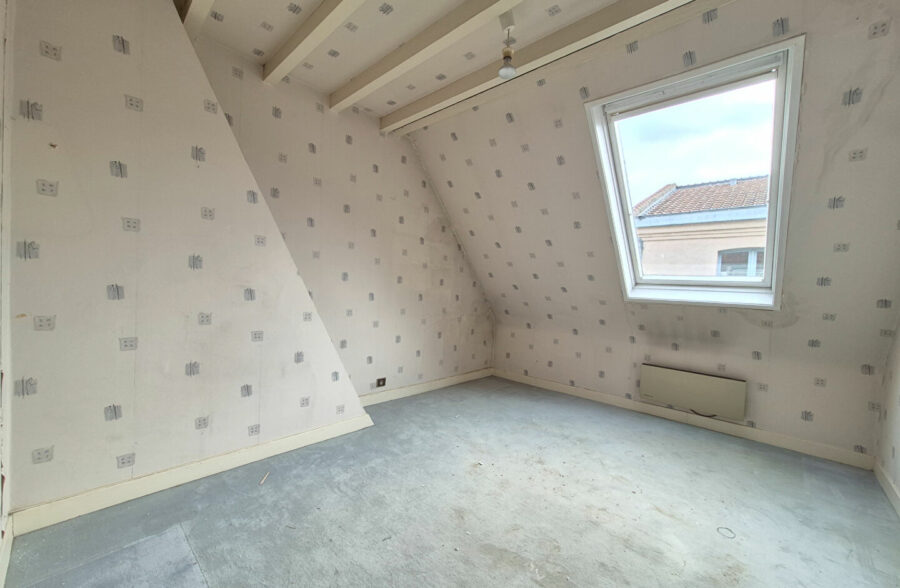 VIEUX LILLE – PLATEAU BRUT EN DUPLEX DE 66 M² LOI CARREZ (95M² AU SOL) – A AMENAGER