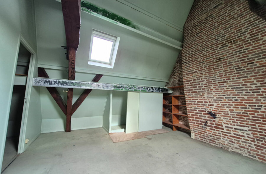 VIEUX LILLE – PLATEAU BRUT EN DUPLEX DE 66 M² LOI CARREZ (95M² AU SOL) – A AMENAGER