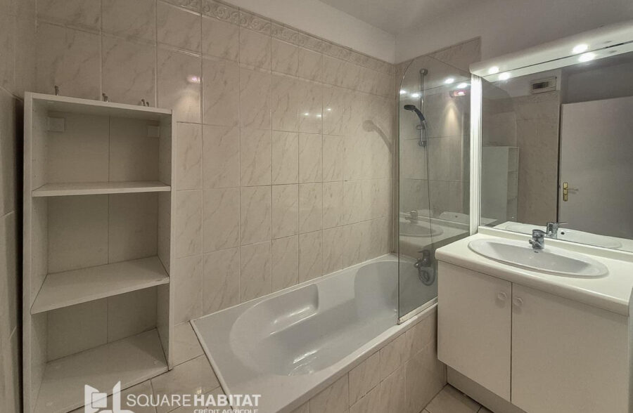 VIEUX LILLE- APPARTEMENT DE 57 M² AVEC TERRASSE DE 27M² – BOX ET CAVE