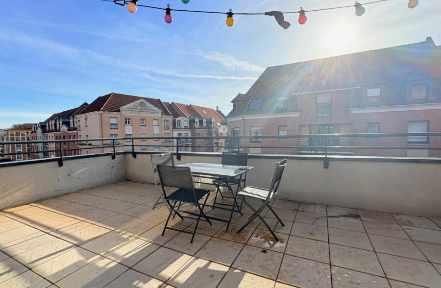 VIEUX LILLE- APPARTEMENT DE 57 M² AVEC TERRASSE DE 27M² – BOX ET CAVE