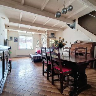 Secteur recherché et fort potentiel pour cette jolie maison située à Hem.