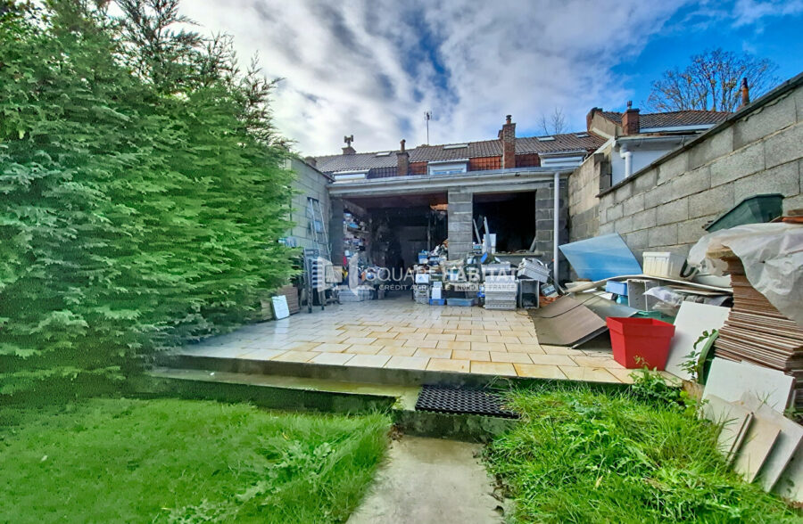 Secteur recherché et fort potentiel pour cette jolie maison située à Hem.