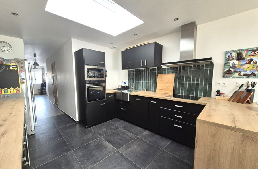 Maison Wambrechies  1930 rénovée, 3 chambres, jardin avec accès extérieur &nbsp;Sous compromis&nbsp;