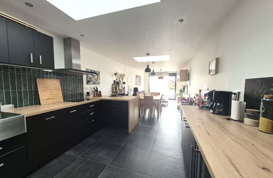 Maison Wambrechies  1930 rénovée, 3 chambres, jardin avec accès extérieur &nbsp;Sous compromis&nbsp;