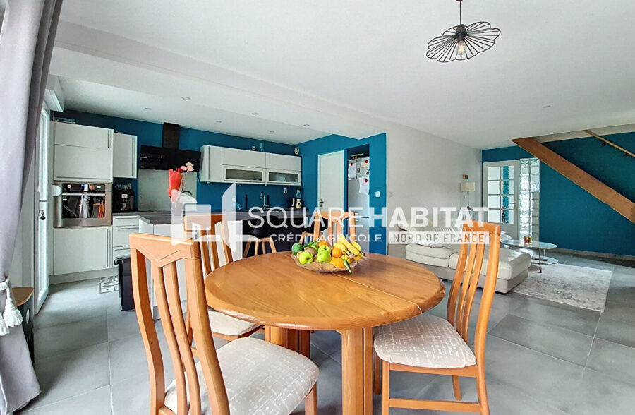 Maison familiale semi-individuelle des années 80  Au calme, proche des commodités &nbsp;Sous compromis&nbsp;