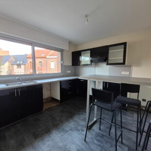 Maison Lens 5 pièce(s) 118 m2 , garage , jardin.