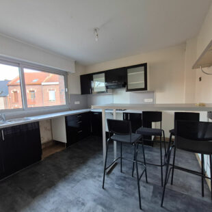 Maison Lens 5 pièce(s) 118 m2 , garage , jardin.