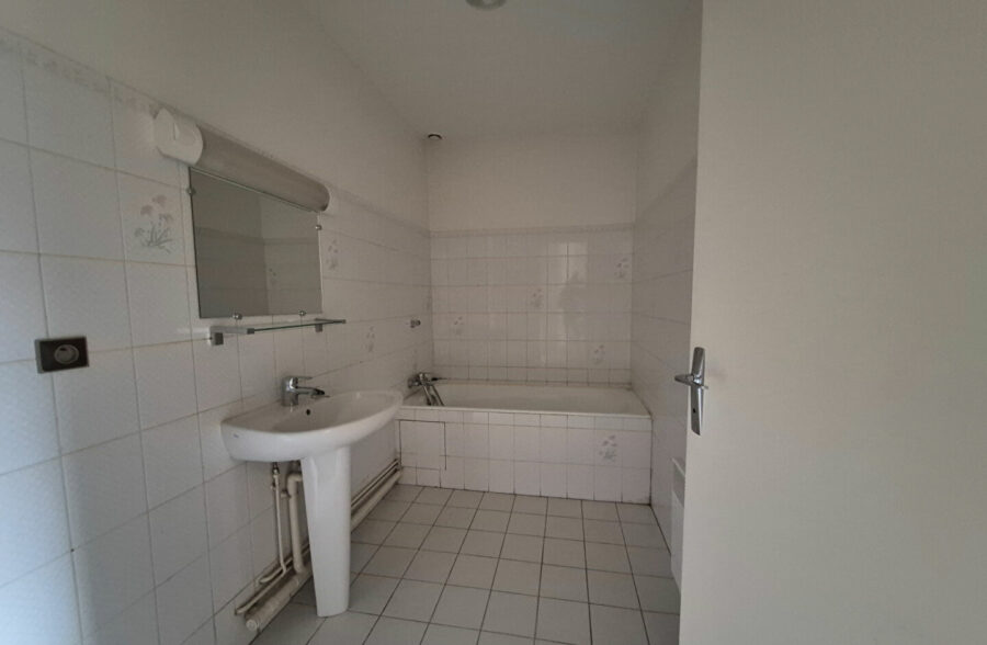 Maison Lens 5 pièce(s) 118 m2 , garage , jardin.