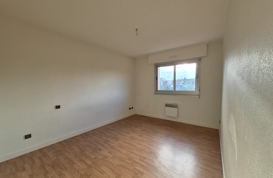 Maison Lens 5 pièce(s) 118 m2 , garage , jardin.