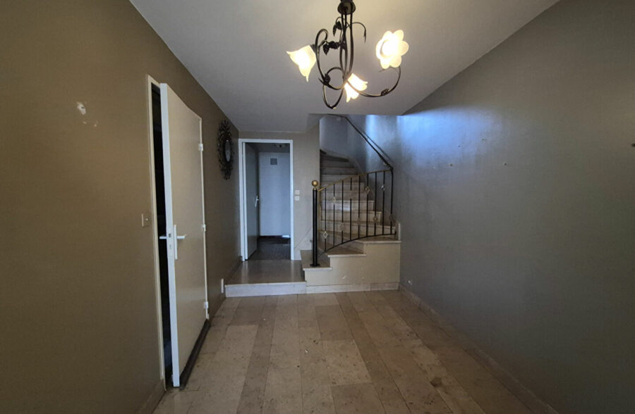 Maison Lens 5 pièce(s) 123 m2  , garage , jardin.