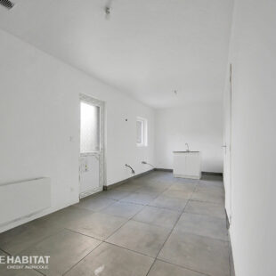 Maison semi individuelle entièrement rénovée  2 Chambres Jardin à Burbure