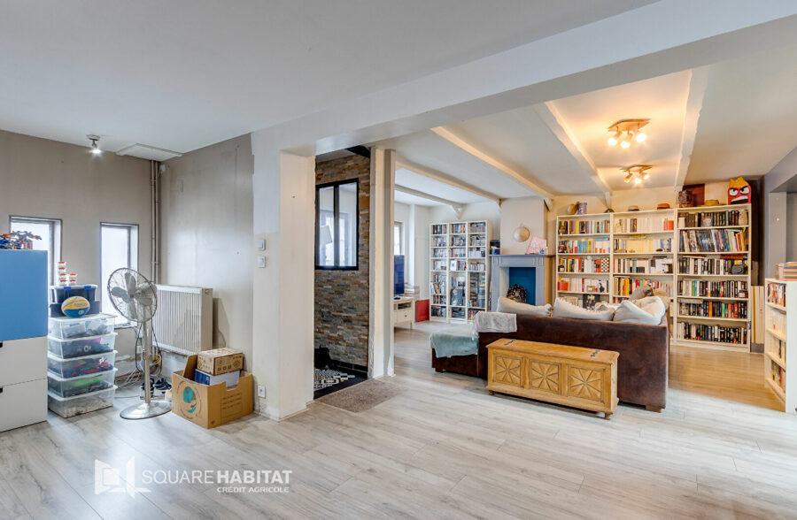 Maison familiale de 118 m² avec extérieur sur la rue jules Guesde, proche métro Euro téléport