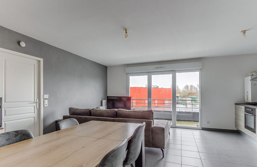 Appartement  2 pièces 45m2 avec balcon et place de parking