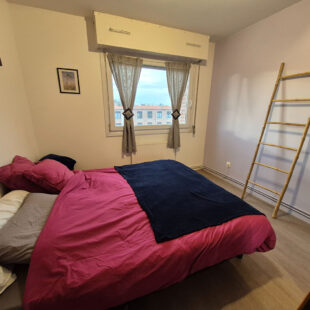 LILLE  limite LOOS T2 avec parking et cave