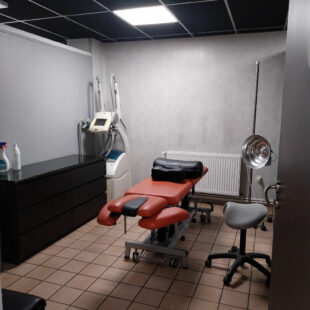 Immeuble avec Local commercial et 2 apt