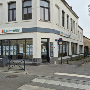 Condé-sur-l’Escaut : Immeuble mixte avec fort potentiel locatif et parking privé