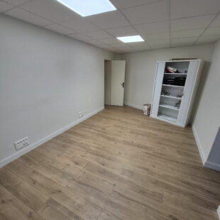 Bâtiment à usage mixte idéalement situé