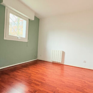 VIEUX LILLE – T3 82 m² avec BALCON , PARKING et CAVE