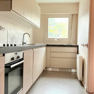 VIEUX LILLE – T3 82 m² avec BALCON , PARKING et CAVE