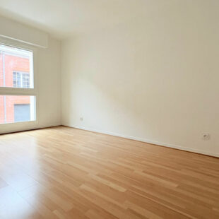 VIEUX LILLE – T3 82 m² avec BALCON , PARKING et CAVE
