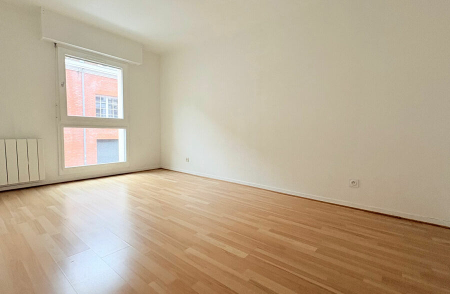 VIEUX LILLE – T3 82 m² avec BALCON , PARKING et CAVE
