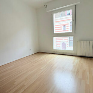 VIEUX LILLE – T3 82 m² avec BALCON , PARKING et CAVE