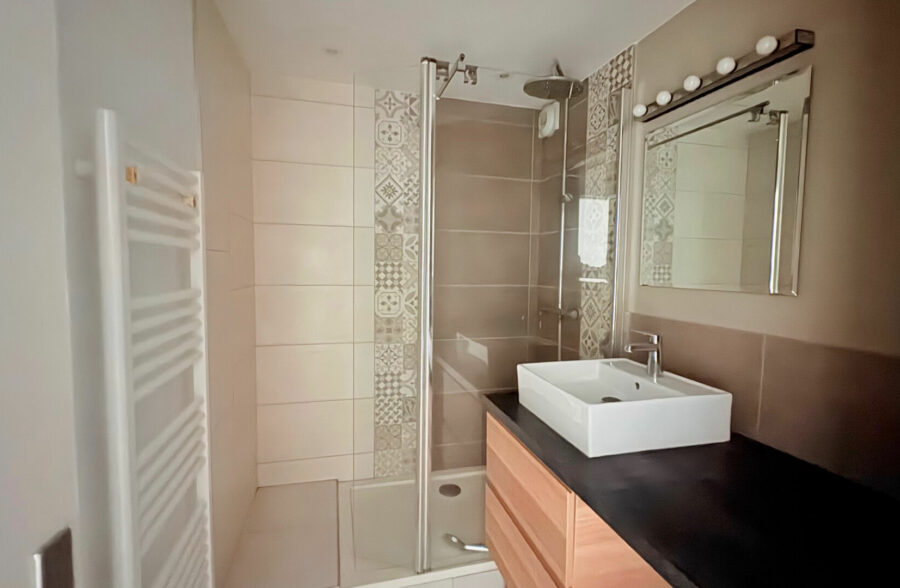 VIEUX LILLE – T3 82 m² avec BALCON , PARKING et CAVE