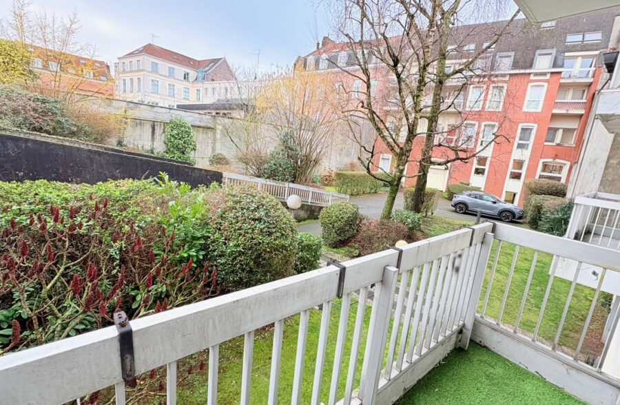 VIEUX LILLE – T3 82 m² avec BALCON , PARKING et CAVE