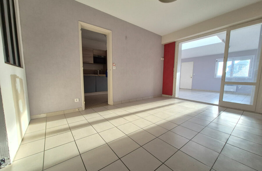 Maison individuelle 3 Chambres + 3  Garages &nbsp;Sous compromis&nbsp;