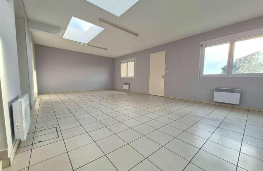 Maison individuelle 3 Chambres + 3  Garages &nbsp;Sous compromis&nbsp;