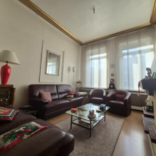 Semi bourgeoise 135m carré , 4 chambres proche du métro et tram