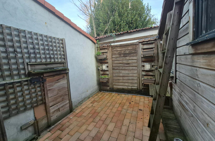 Semi bourgeoise 135m carré , 4 chambres proche du métro et tram