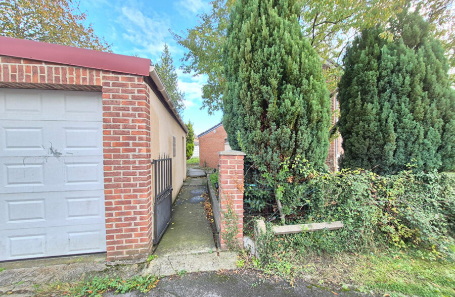 Maison semi individuelle + Garage &nbsp;Sous compromis&nbsp;