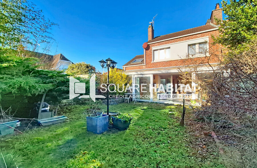 Rare sur le secteur ! Maison semi individuelle avec garage et jardin sans vis-à-vis &nbsp;Sous compromis&nbsp;