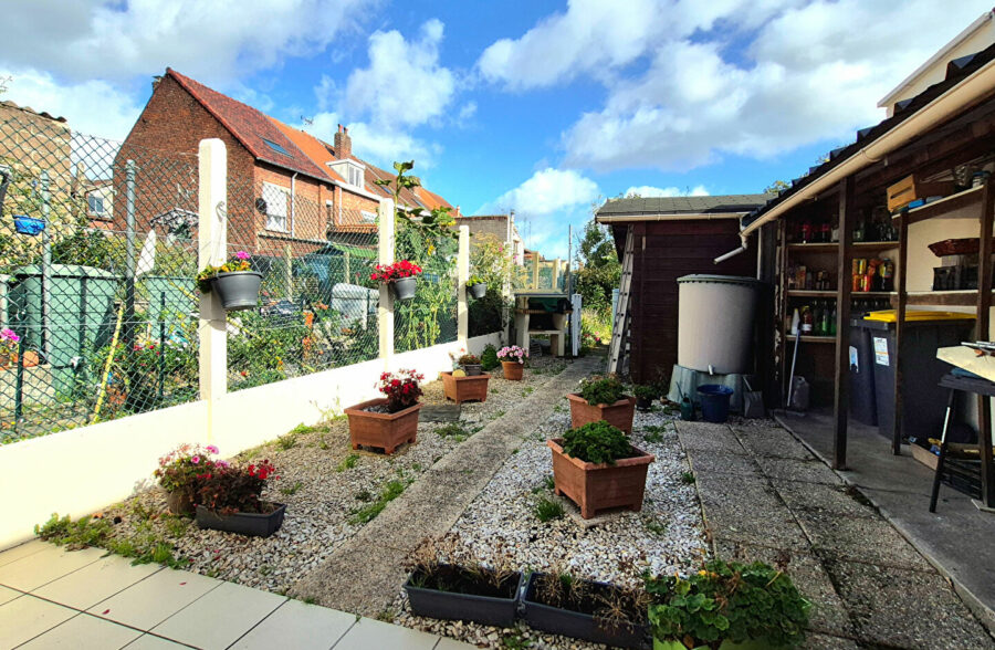 MAISON 1930 AVEC JARDIN