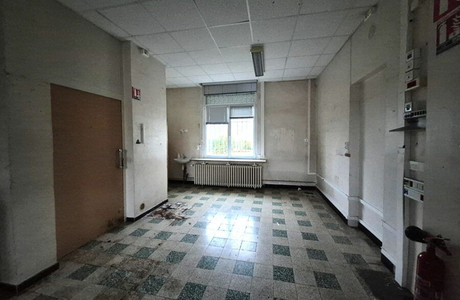 Immeuble Monchecourt 8 pièce(s) 157 m2