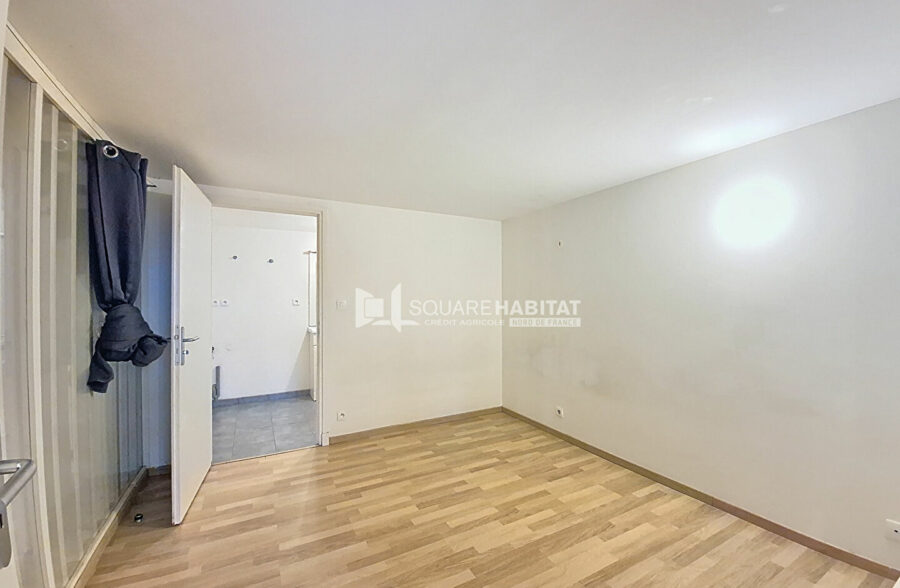 LOFT 150 m² 3 CHAMBRES ET STATIONNEMENT PRES DE LA GARE