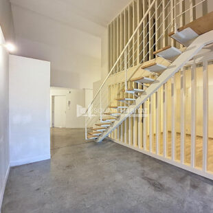 LOFT 150 m² 3 CHAMBRES ET STATIONNEMENT PRES DE LA GARE