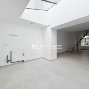 MAISON REFAITE A NEUF 4 CHAMBRES ET EXTERIEUR