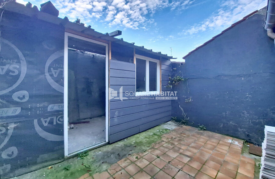 MAISON REFAITE A NEUF 4 CHAMBRES ET EXTERIEUR