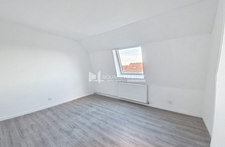 MAISON REFAITE A NEUF 4 CHAMBRES ET EXTERIEUR