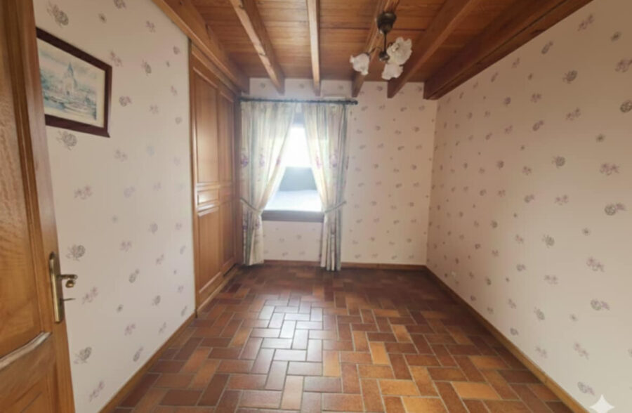 Maison Sachin 8 pièce(s) 141 m2
