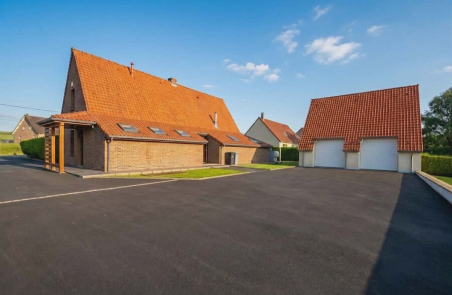 Maison Sachin 8 pièce(s) 141 m2