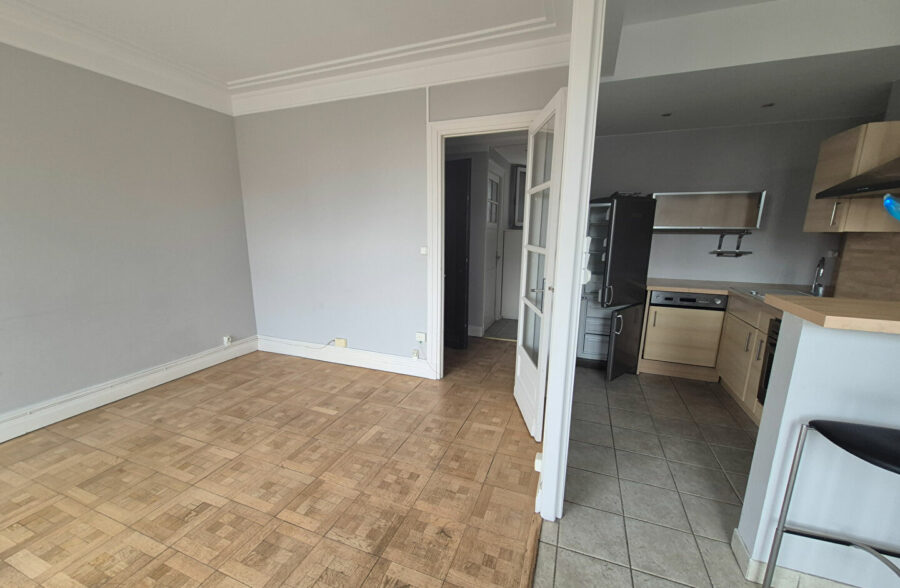 LILLE – REPUBLIQUE – T3 TRAVERSANT DE 66 M² – CAVE ET BOX &nbsp;Sous compromis&nbsp;