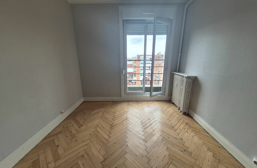 LILLE – REPUBLIQUE – T3 TRAVERSANT DE 66 M² – CAVE ET BOX &nbsp;Sous compromis&nbsp;