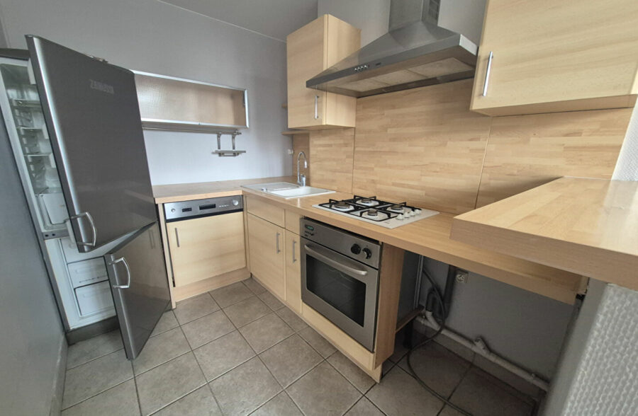 LILLE – REPUBLIQUE – T3 TRAVERSANT DE 66 M² – CAVE ET BOX &nbsp;Sous compromis&nbsp;